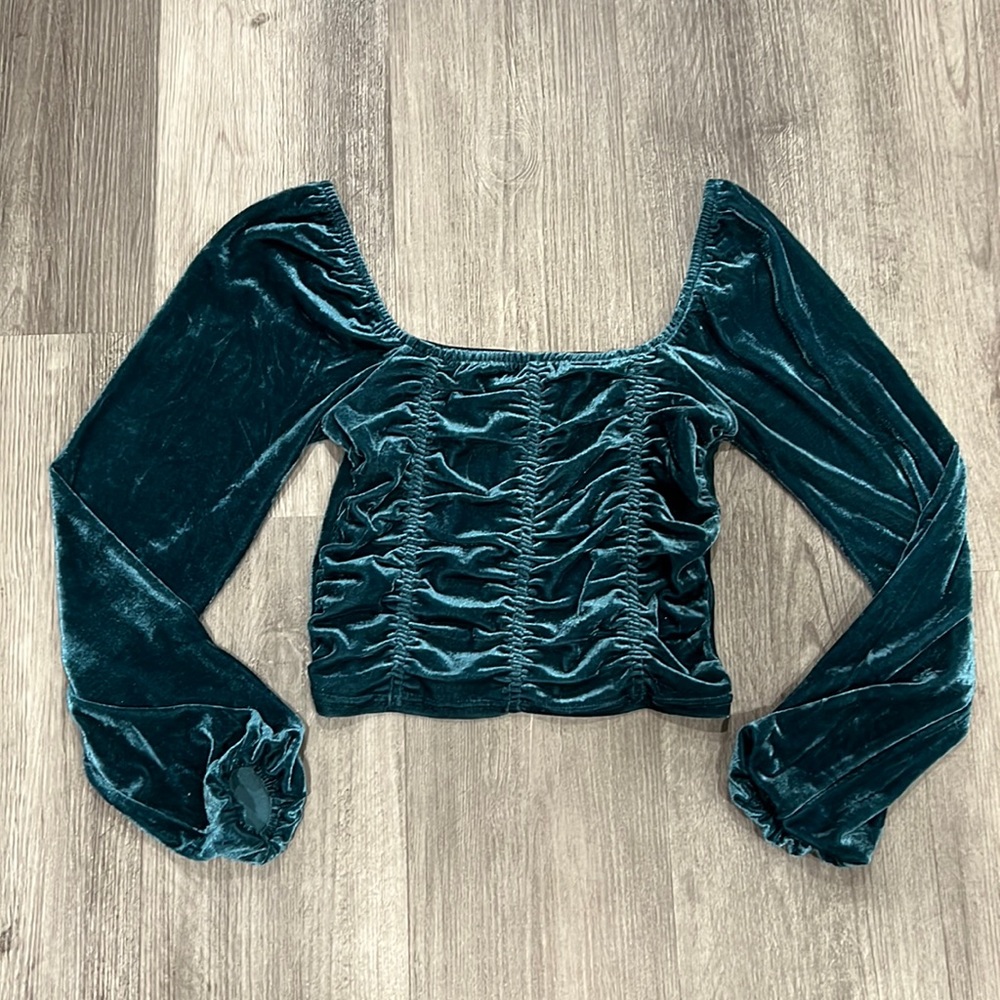 SO® Ruched Velvet Long Sleeve Top, Size SM (juniors)